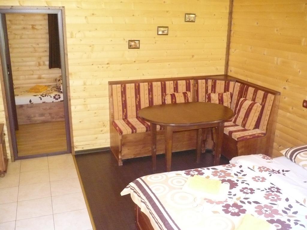 Guest House Chobaka Trigrad Rum bild